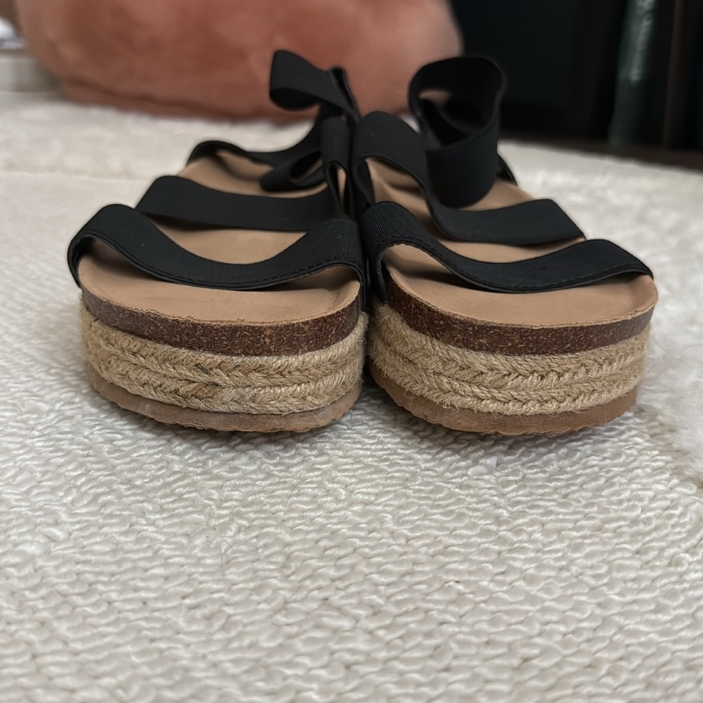 Sandal - Picture 3 of 6
